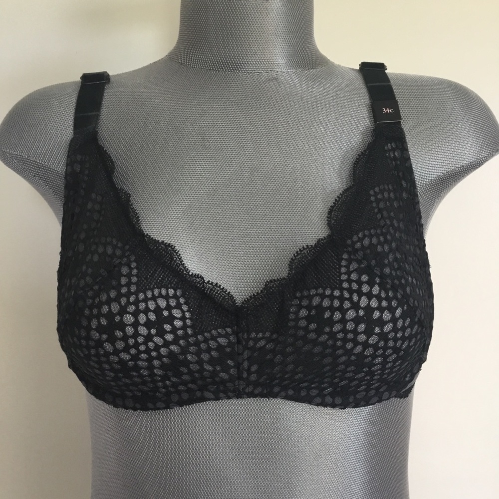 ❤️2 for $25❤️ Victoria's secret very sexy bra 34C